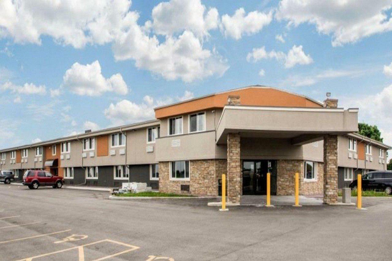 Quality Inn Madison West Near University Area Extérieur photo