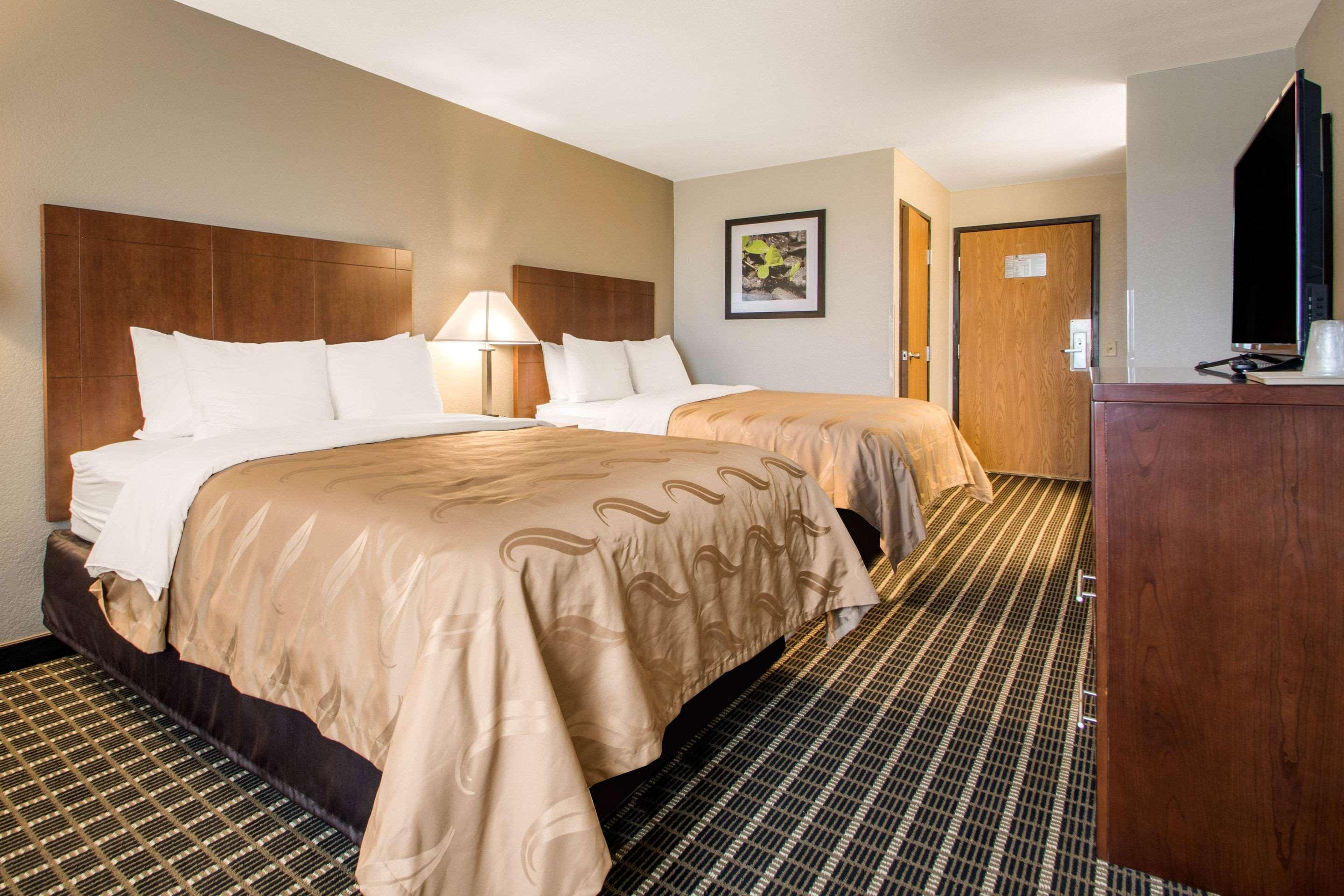 Quality Inn Madison West Near University Area Extérieur photo