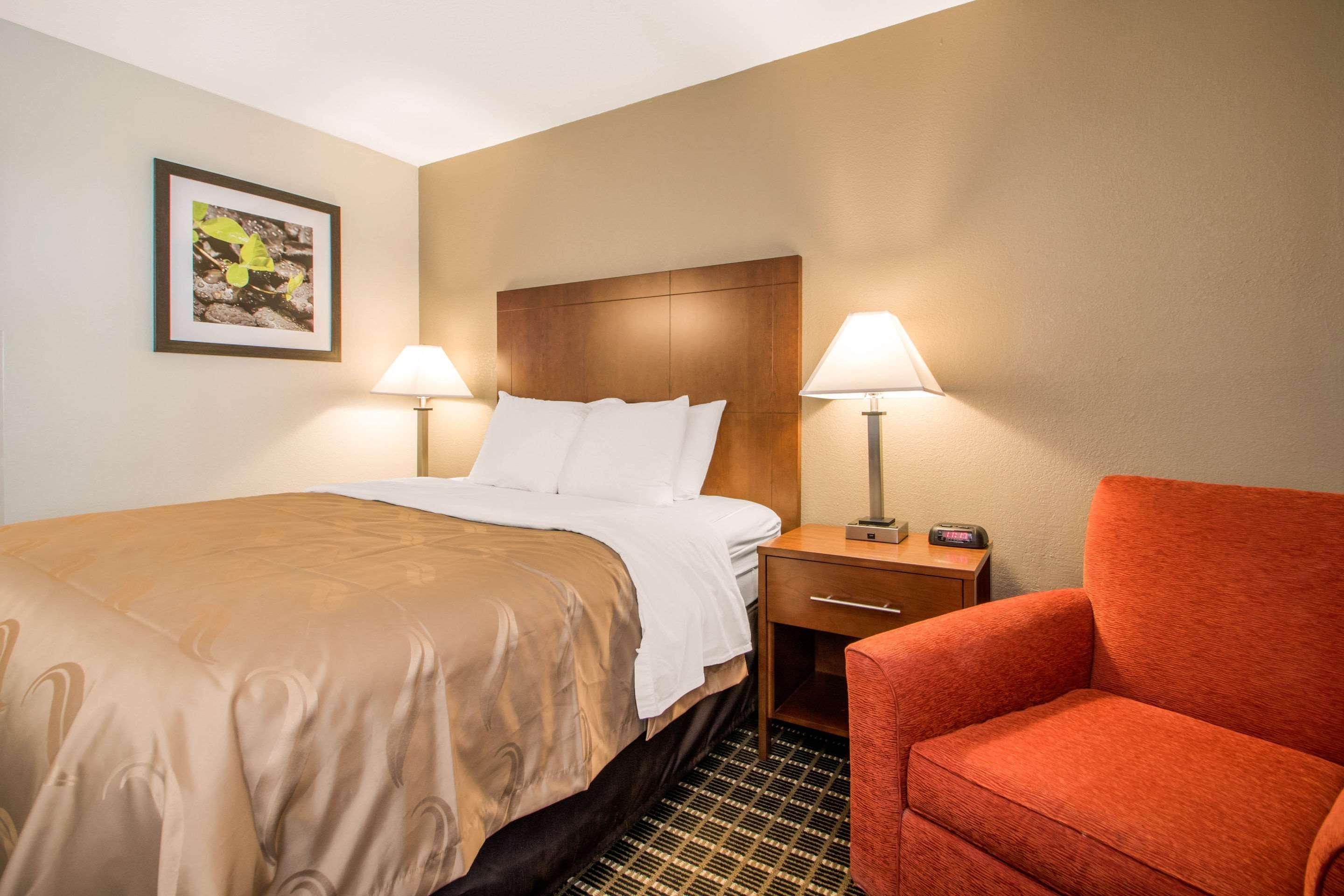 Quality Inn Madison West Near University Area Extérieur photo