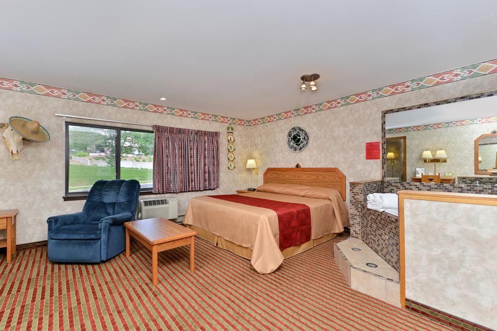 Quality Inn Madison West Near University Area Extérieur photo